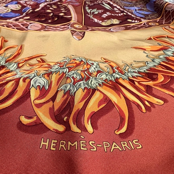 Hermès Silk Scarf 35”x35” – Fall Colors, Floral & Nature Motif - Picture 1 of 11